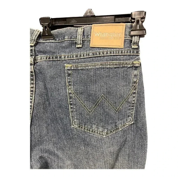 Vintage Wrangler Rugged Wear Light Wash‎ Jeans 40x34 - Picture 4 of 5